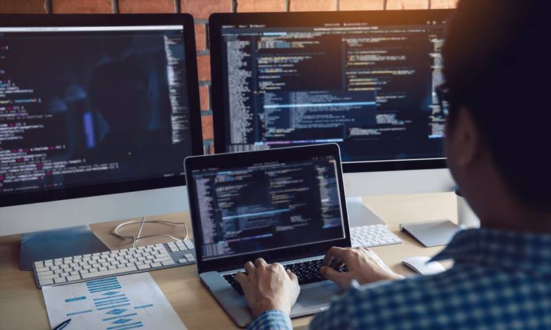数据科学选型:R与Python如何赋能潜山县网站建设?